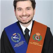 Doy clases de cálculo, algebra lineal, probabilidad, estadística, programación: C, C , Python, Haskell, Java, arquitectura de computadores. En general primeros años de carreras científico-técnicas, así como física y matemáticas de Bachillerato